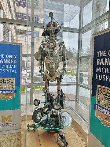 Robot sculpture displayed at a hospital entrance. Robot sculpture displayed at a hospital entrance.
